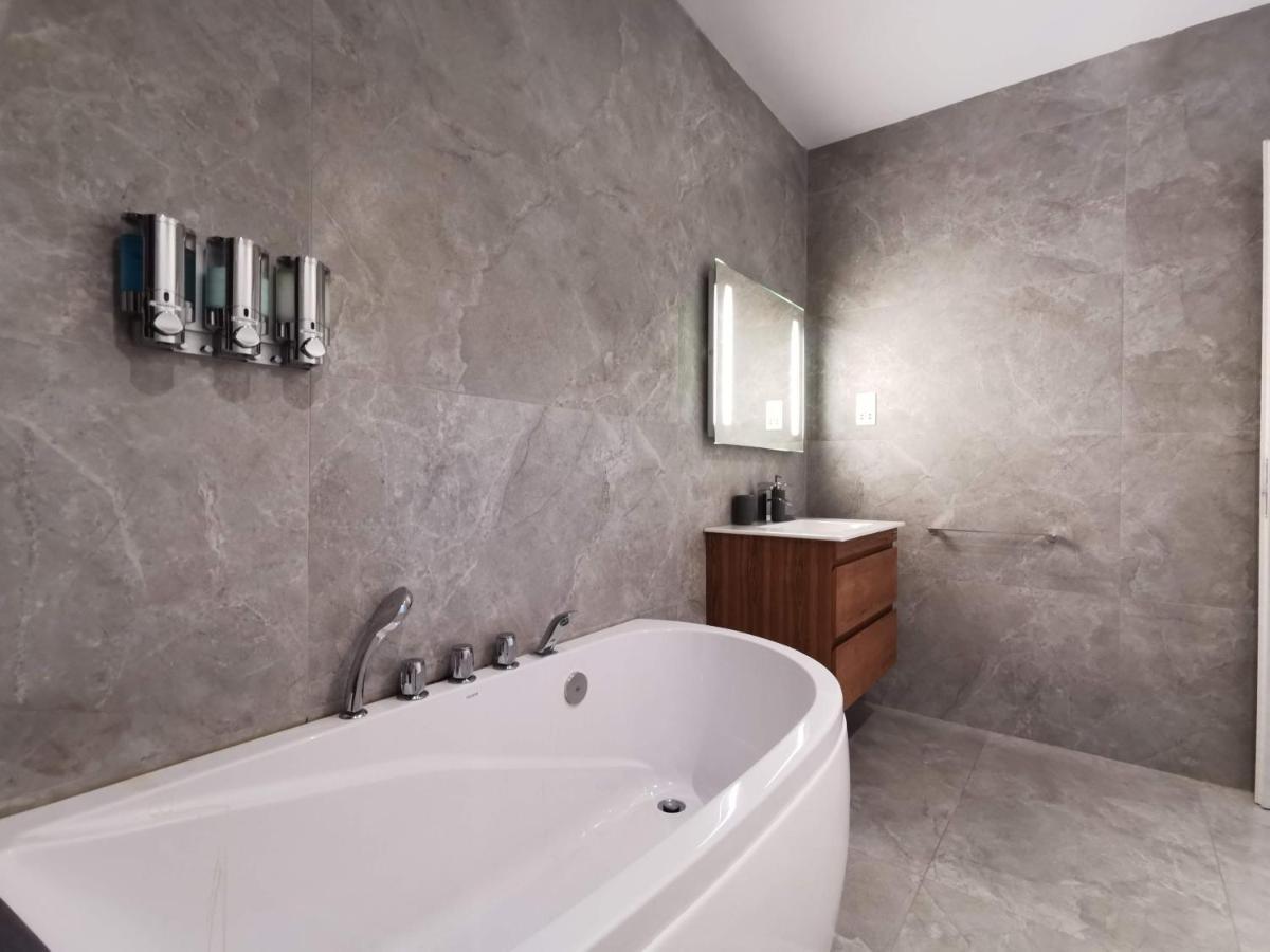 Duplex Maisonette With Heated P-Pool And Jacuzzi Saint Julian's 외부 사진